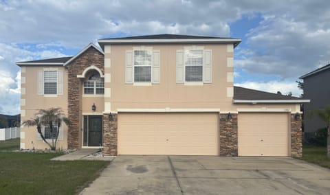 Entire Place 4Bed.2.5Bath