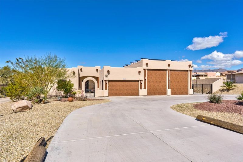 roommates in Lake Havasu City Room3Bed.3Bath - cirtru.com