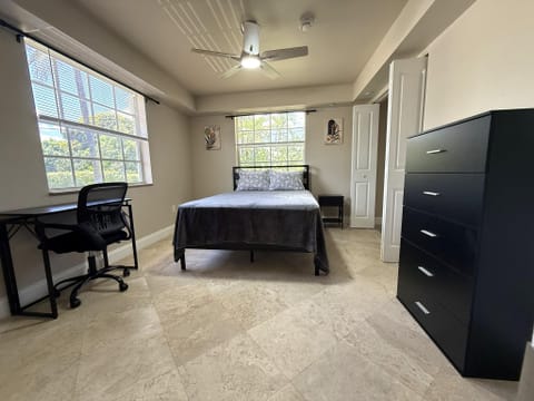 Affordable Living in Miami Gardens - Enjoy a Private Bedroom and Shared Savings (id. 34033)