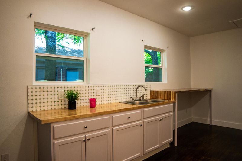 roommates in Undisclosed, Fort Worth, TX 76110 Beautiful Renovated Home in Shaw Clarke |  Spacious Rooms |  Modern Kitchen |  Near Transit & TCU |  WiFi Ready! (id. 14507) - cirtru.com