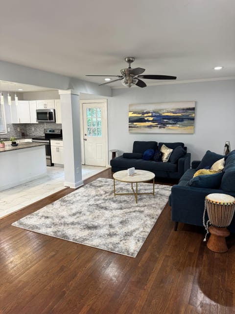 College Park Home Near Airport (id. 13778)