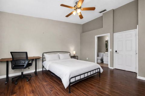 Charming Large Rooms in Orlando! Minutes for I4, Seminole State College, & Public Transportation. (id. 30663)