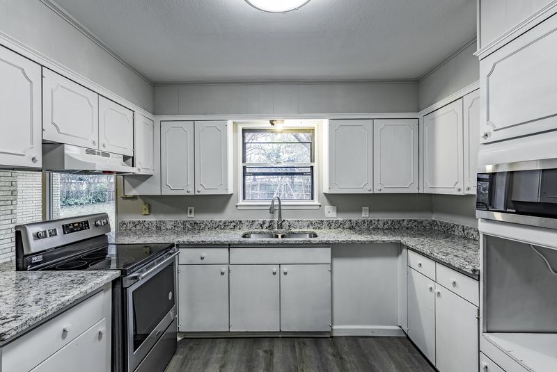 roommates in Undisclosed, Fort Worth, TX 76133 Top Host Updated Fort Worth, 4 minute walk to public transportation, Near Stockyards & Downtown! (id. 1005) - cirtru.com