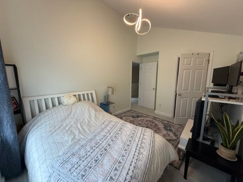 Room3Bed.2.5Bath