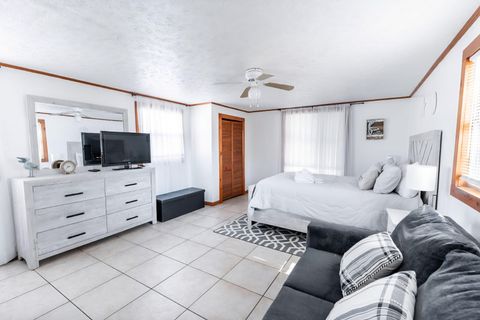 Live in Bradenton, less than a minute walk to transit stop 26th St W/15th Ave W (Mother-In-Law Suite) (id. 31661)