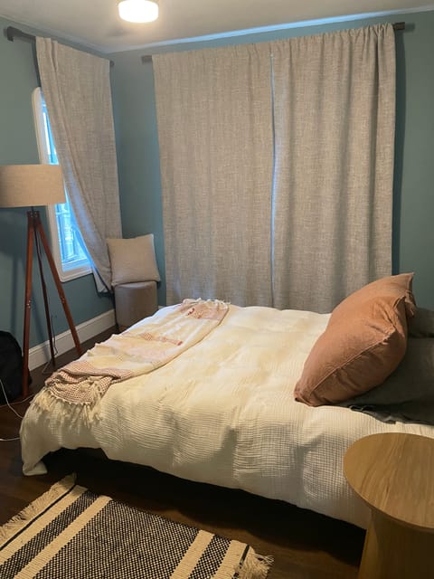 Private Room in 2Bed.1.5Bath