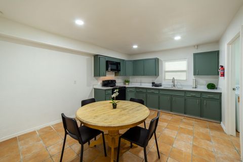 roommates in Undisclosed, San Antonio, TX 78201 1539 Santa Monica St, San Antonio, TX 78201 (id. 17694) - cirtru.com