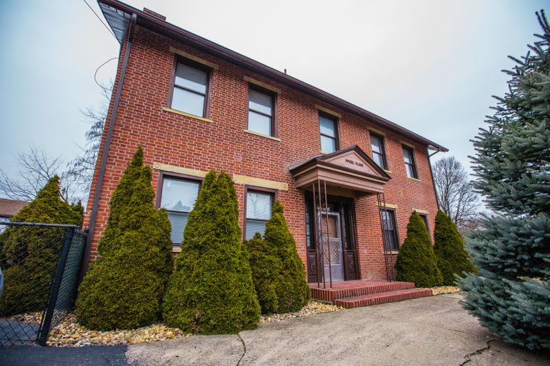 roommates in Crescent Private Room in 6Bed.2.5Bath - cirtru.com