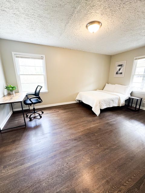 HIP and COOL Modern PadSplit Home! HUGE Bedrooms with space to chill. Work from Home with FAST WiFi! Don't Miss Out! BRAND NEW (id. 11932)