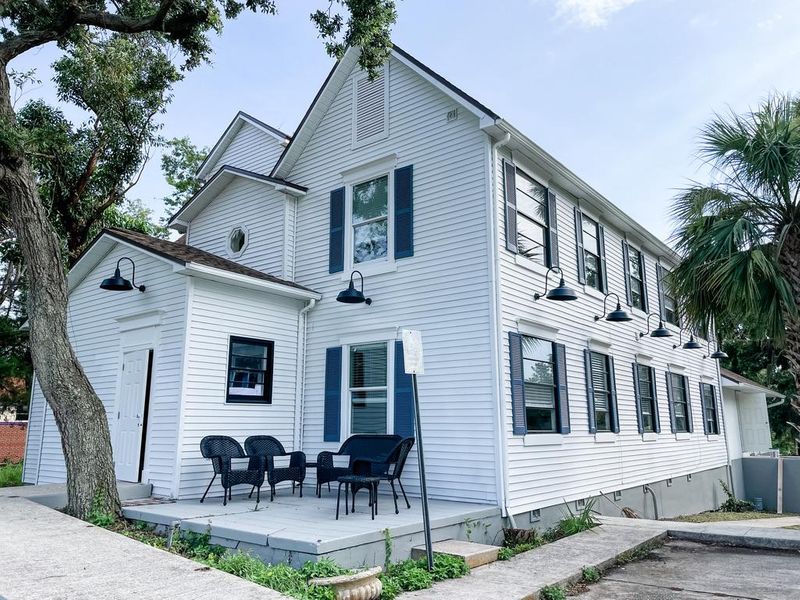 roommates in Undisclosed, Daytona Beach, FL 32114 Co-living at it's finest in the beautiful Daytona Beach area! Newly-renovated & modern (id. 3433) - cirtru.com