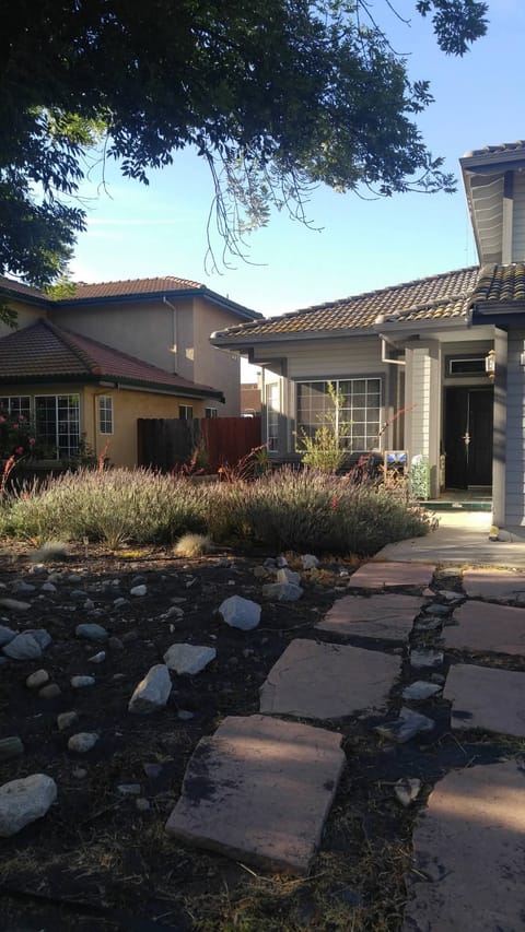 Private Room in 3Bed.2.5Bath