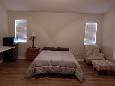roommates in Undisclosed, Las Vegas, NV 89148 Gentleman's Cozy House (id. 13708) - cirtru.com