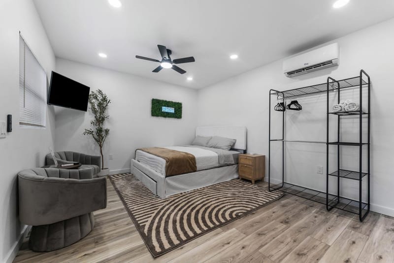 New, Cozy & spacious Lounge Oasis Near Bucs Stadium & All Local Attraction with Everything Included. (id. 18624)