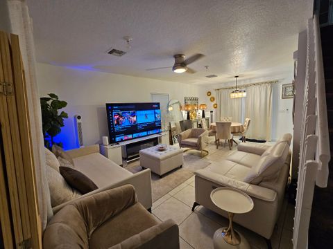 Shared Room in 3Bed.2.5Bath