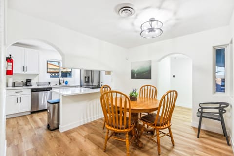 roommates in Undisclosed, Las Vegas, NV 89108 Newly-renovated close to Public Transportation & Groceries (id. 11070) - cirtru.com
