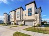 Homey & beautiful Irving Townhouse with Living room (id. 10143)