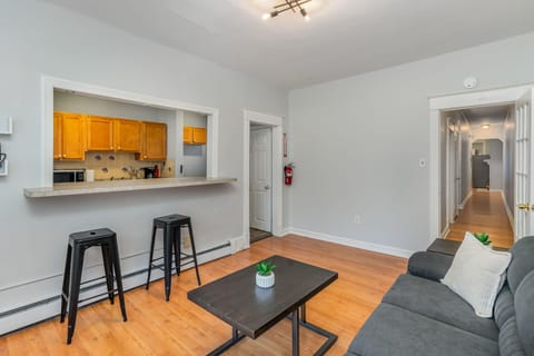 University City Home (id. 17117)