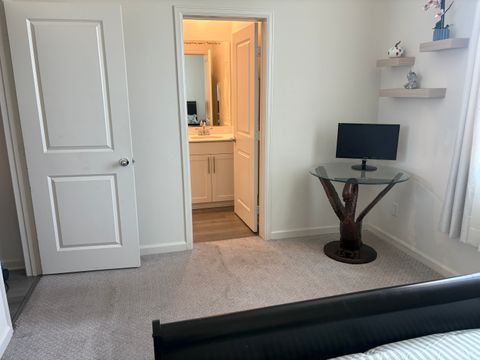 Private Room in 4Bed.3Bath