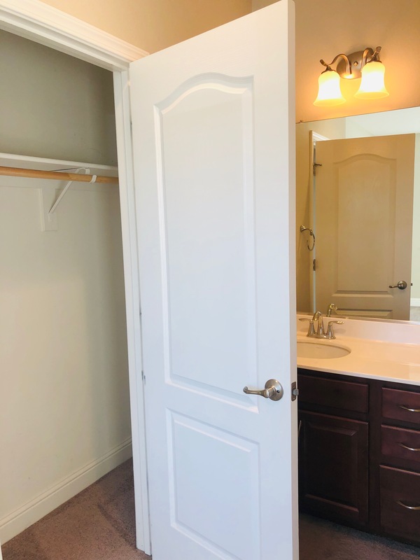Private Master Room: 1 Bed 1Bath