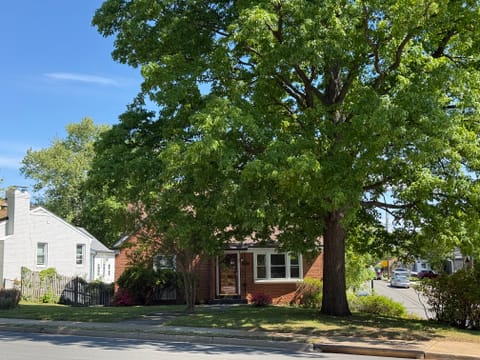 Entire Place 4Bed.2Bath
