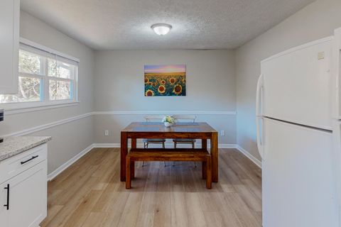 #RoomGoals - BRAND NEW property, Updates throughout! Spacious kitchen with HUGE dining room! Don't Miss Out! (id. 10123)