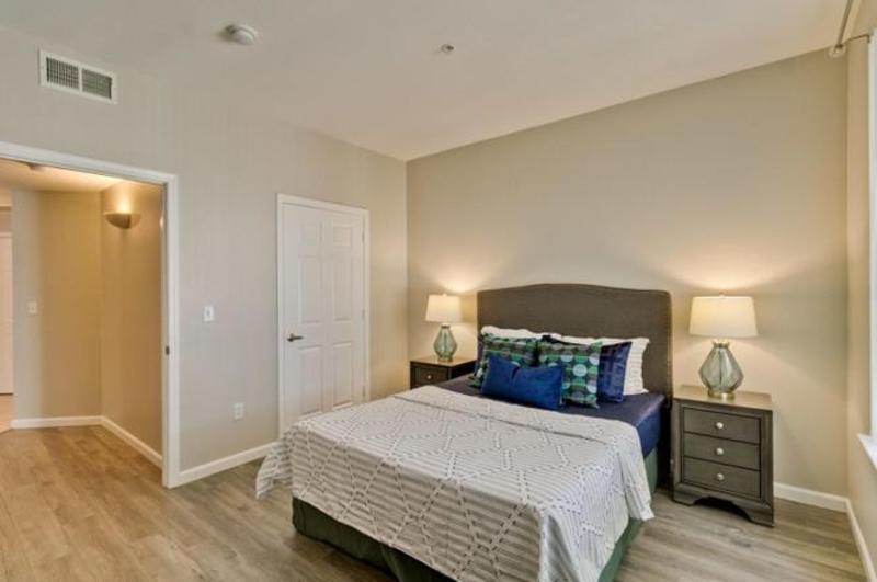 Private Room in 3Bed.2Bath