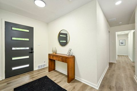 Newly renovated Kansas City House with modern finishes. Comfortable and affordable living! (id. 8579)