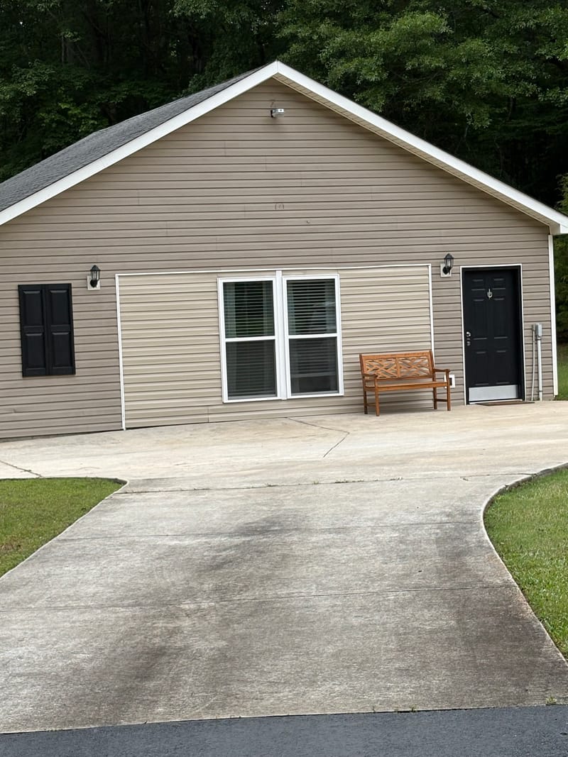 roommates in Hampton Entire Place 2Bed.1Bath - cirtru.com
