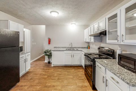 CLEAN AND QUIET HOUSE  LOTS OF  FREE AMENITIES ℹ PROFESSIONAL SUPER HOST Move-in Fee Waived‼Private Parking Free High-Speed Internet  Cleaning Services Included Smart Lock Rooms Near Marta (id. 1248)