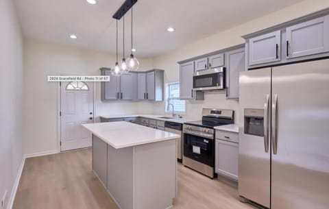 Just Renovated - Gorgeous Home in Silver Springs! (id. 40591)
