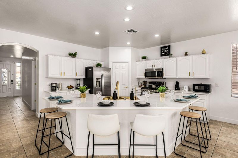 roommates in Undisclosed, Peoria, AZ 85382 ENJOY this SPACIOUS MODERN  Home in Peoria close to ARROWHEAD SHOPPING CENTER  & Near Bus (id. 31467) - cirtru.com