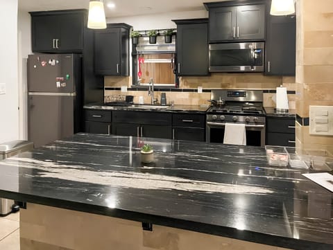 roommates in Undisclosed, Houston, TX 77015 Modern & cozy Houston House with Living room (id. 6158) - cirtru.com