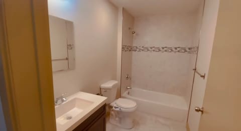 Private Room in 2Bed.1Bath