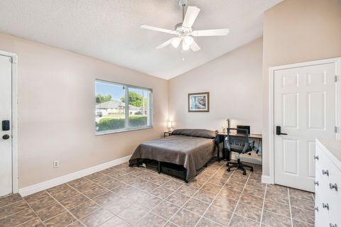 Find Comfort, Convenience & Community in One Place (id. 7513)
