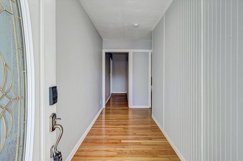 SuperHost Updated Jacksonville Home w/ Large Yard and Deck, Near River & Parks! (id. 1694)