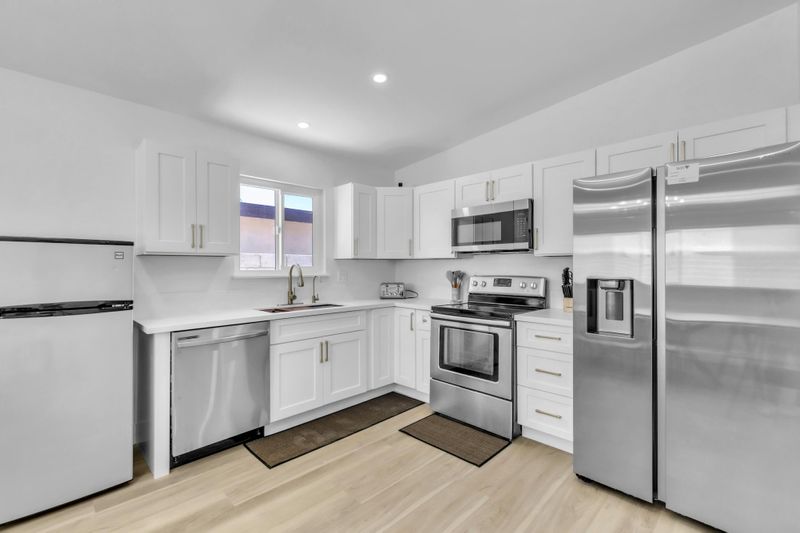 Newly renovated & spacious Las Vegas House Near the Strip! (id. 13216)