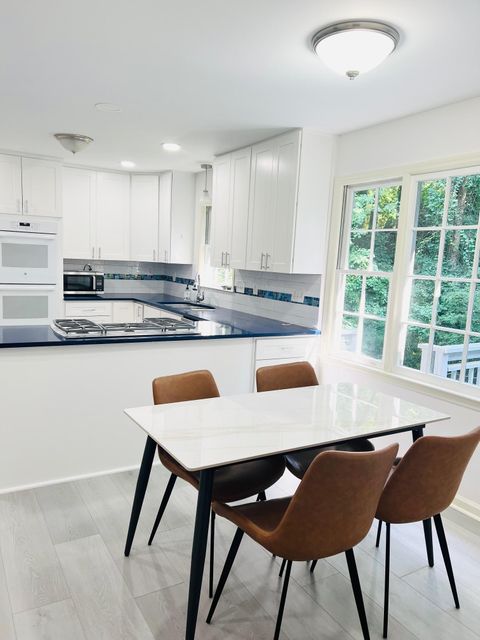 roommates in Undisclosed, Dunwoody, GA 30338 Live in Atlanta, off of I-85 and I-285  Quiet Neighborhood | Walk to transit stop Tilly Mill Rd (id. 20271) - cirtru.com