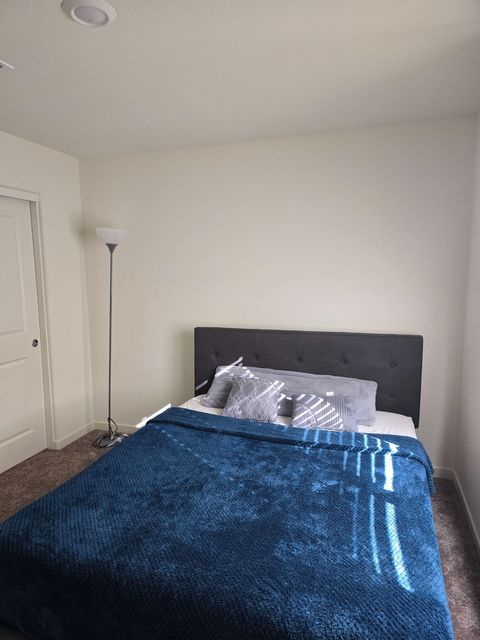 Florence Home, a 2 minute walk to transit stop Main St. / Adamsville Rd. (id. 30347)