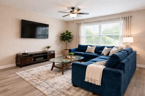 roommates in Undisclosed, Galena Park, TX 77547 Newly Renovated 3-Bedroom Furnished Home Near Downtown Houston (id. 39588) - cirtru.com