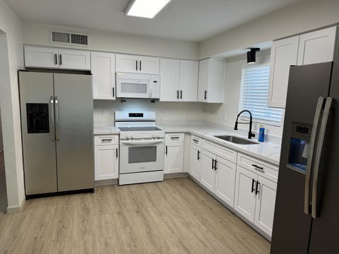 6 bedroom 3 Bathroom, High-quality & newly-renovated Mesa House with Mountain Views, privacy, thoughtful layouts, great AC (id. 8444)
