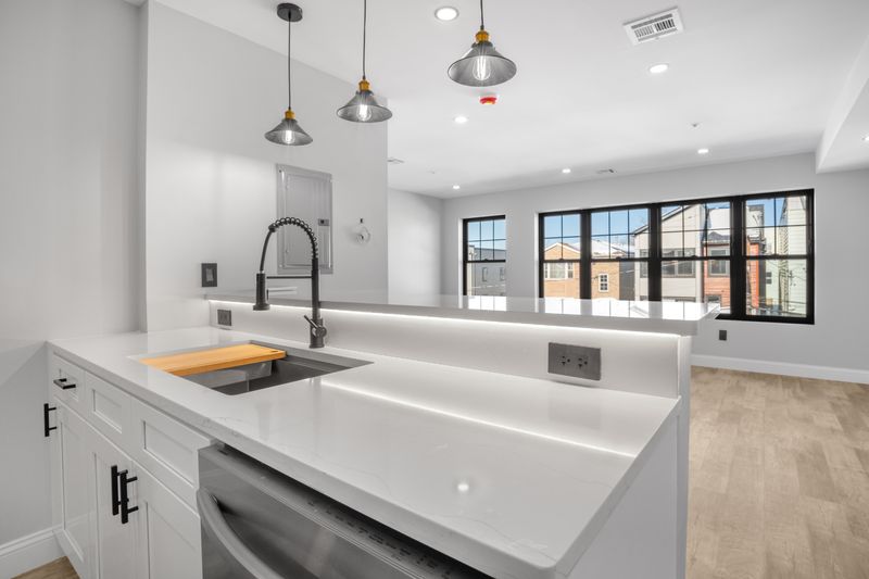 roommates in Newark Room3Bed.2.5Bath - cirtru.com