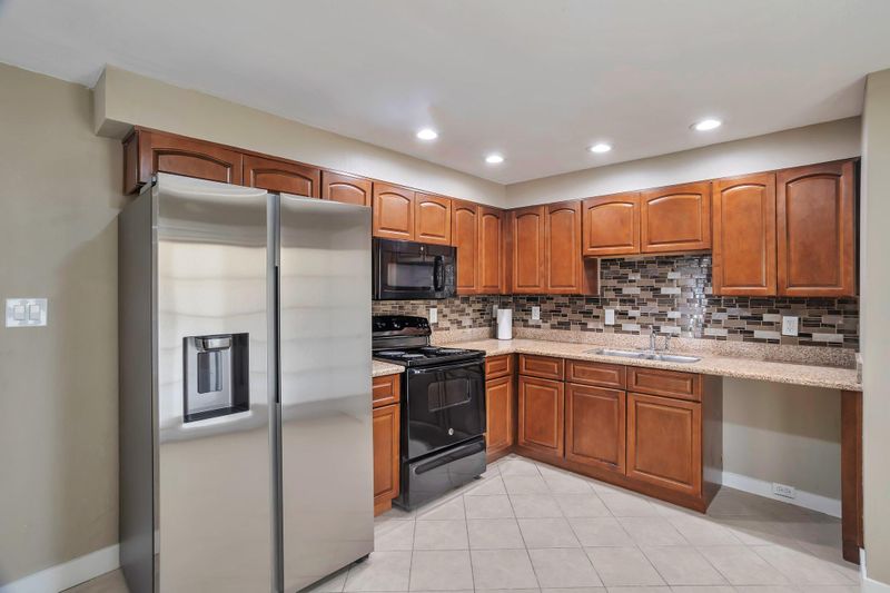 roommates in Undisclosed, Phoenix, AZ 85029 Newly-Remodeled Phoenix Moon Valley House with Bi-Weekly HOUSEKEEPING, Internet, & a Spacious backyard (id. 11172) - cirtru.com