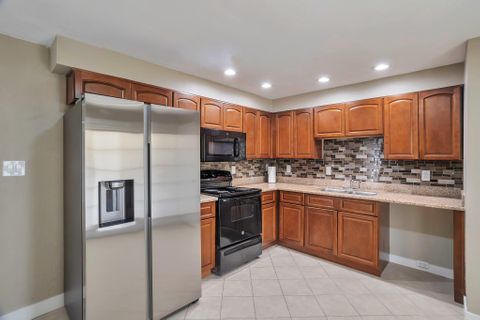 Newly-Remodeled Phoenix Moon Valley House with Bi-Weekly HOUSEKEEPING, Internet, & a Spacious backyard (id. 11172)