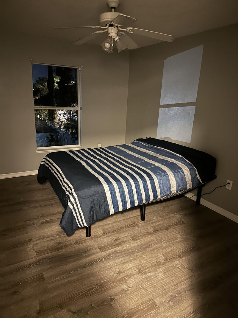 Newly Renovated Home  Large Spacious Rooms  Close to Walmart, Aldi, & Fast Food  Minutes from US27 and Old Polk City Rd (id. 10203)
