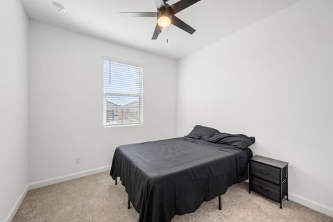 Beautiful home with spacious rooms for comfortable living. Come see for yourself :) (id. 16711)