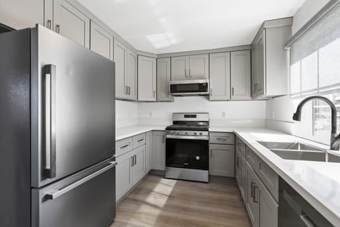 roommates in Los Angeles Entire Place 2Bed.1.5Bath - cirtru.com