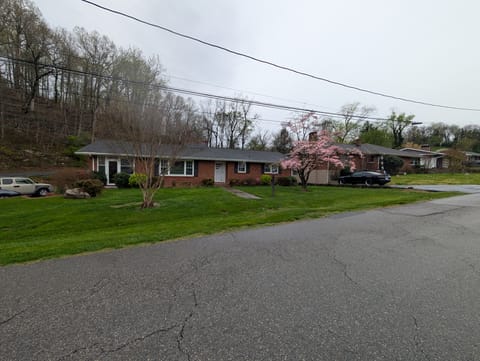 roommates in Salem Entire Place 3Bed.1.5Bath - cirtru.com