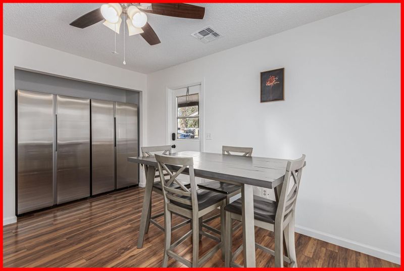 roommates in Undisclosed, Mesa, AZ 85201 Charming Vintage Renovated Home Near Downtown Mesa –  Close to Transit,  Freeways &  Stores! Experienced Host! (id. 7122) - cirtru.com