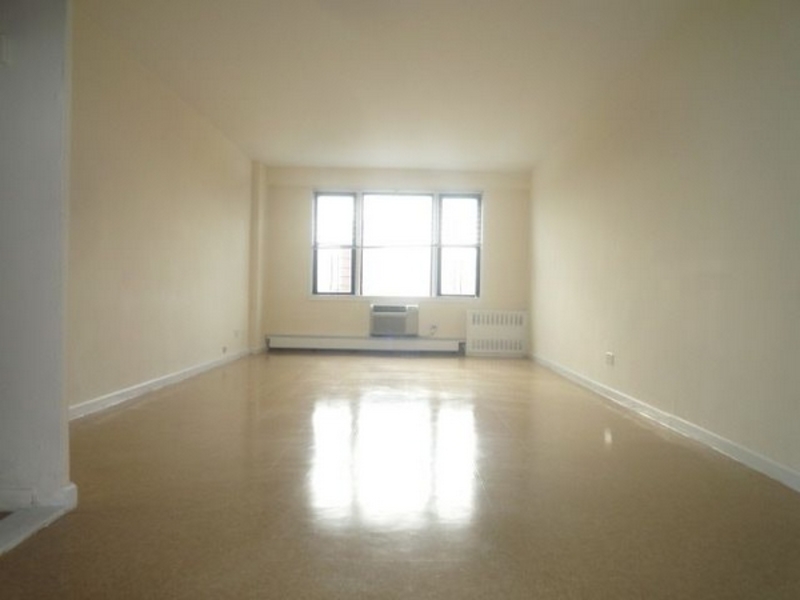 Room Available in Queens
