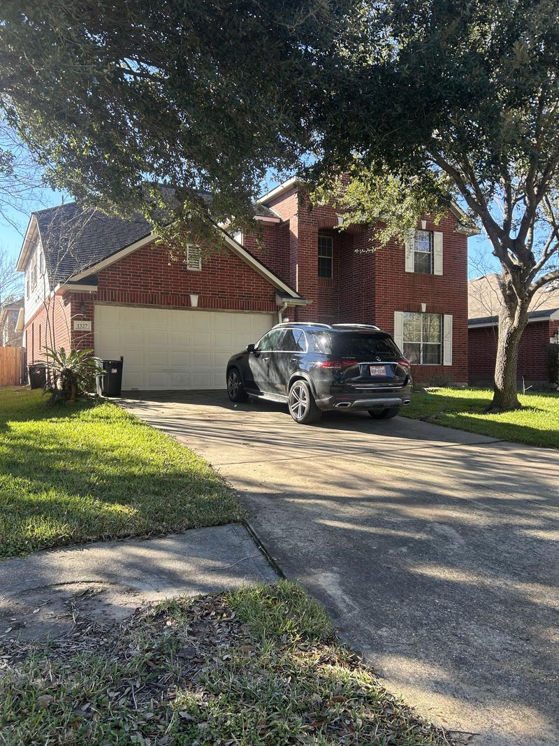 roommates in Undisclosed, Houston, TX 77067 Alison Guest House (id. 13621) - cirtru.com